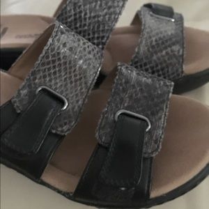 Ladies sandals